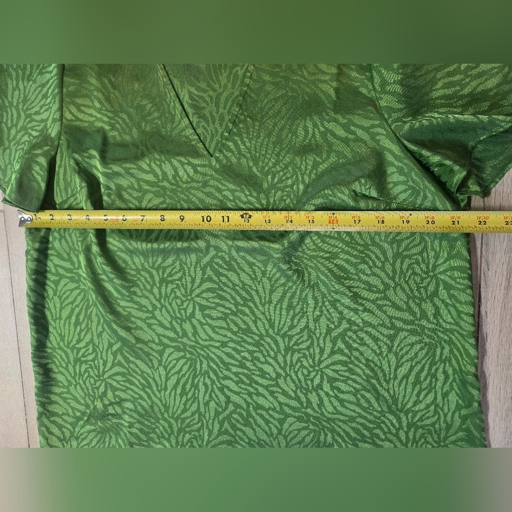 Michael Kors Green V-Neck Short Sleeve Blouse Size L NWT - Picture 5 of 7